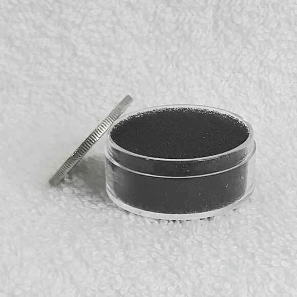 Circulated 1974 France 5 Francs Republique.. Cion Made of Nickel Plated Copper!! - Picture 3 of 3